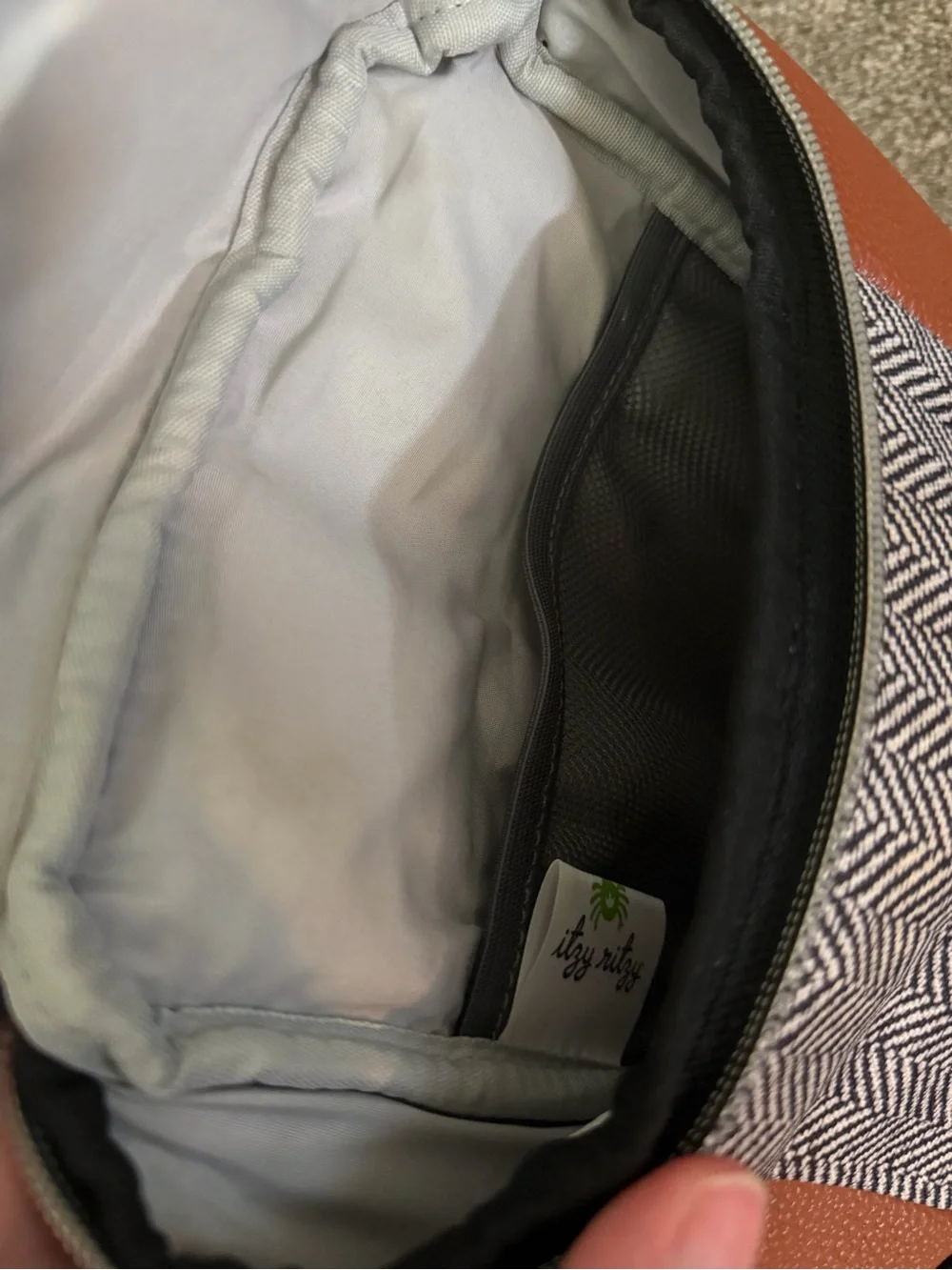 Itzy Ritzy White, Brown & Black Mixed-Material Cooler bag